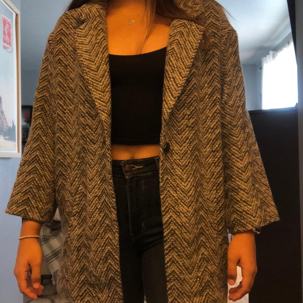 Grey Coat - Picture 3 of 5
